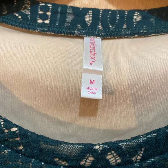 Lace crop top - Picture 2 of 3